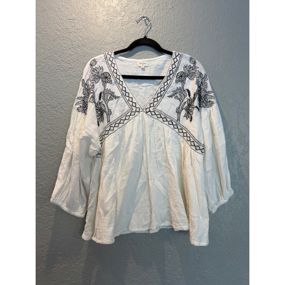 World Market White Gauze Embroidered Boho Peasant Blouse V-Neck S/M
